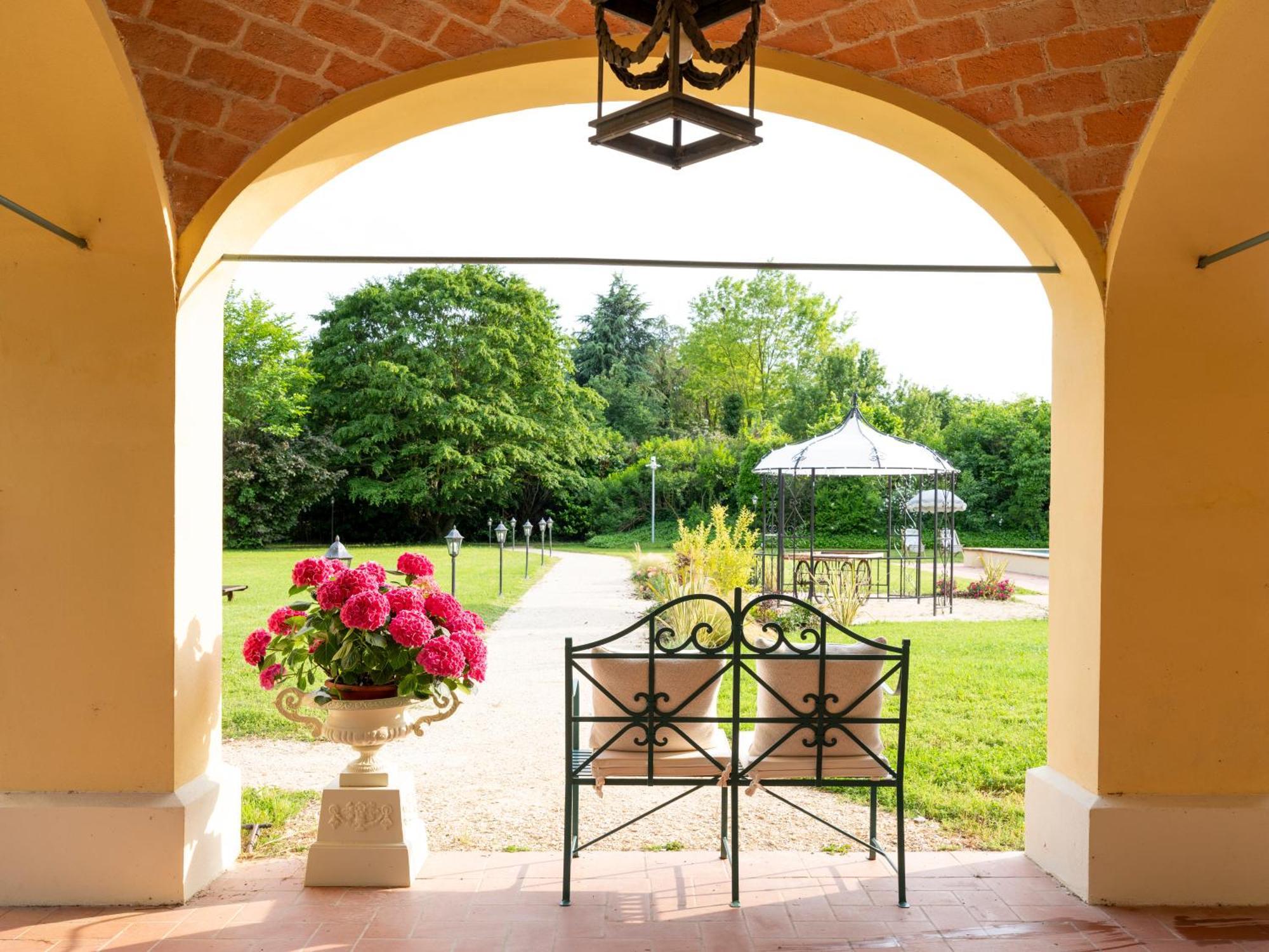 Elizabeth Country House, A Member Of Design Hotels Минербио Экстерьер фото